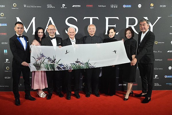 From left to right - Koichi, Iwan and his wife, Philip Ruddock, Dahua Zhang and his companions, and Kengo.JPG,0