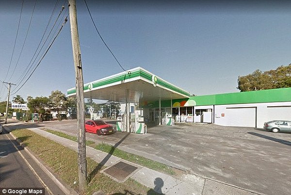 5194EAD800000578-6309521-A_cluster_of_service_stations_in_Melbourne_s_western_suburbs_sou-m-25_1540340400171.jpg,0