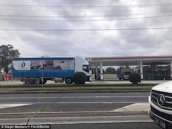 今天！澳加油站竟变成了“鬼城”！16万司机集体不加油，网友：“这场面绝了”（组图） - 5