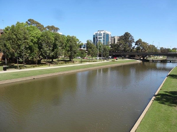 Parramatta-riverside-lake.jpg,0