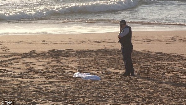悉尼知名海滩惊现女尸！警方：死者疑因自残而亡（组图） - 2