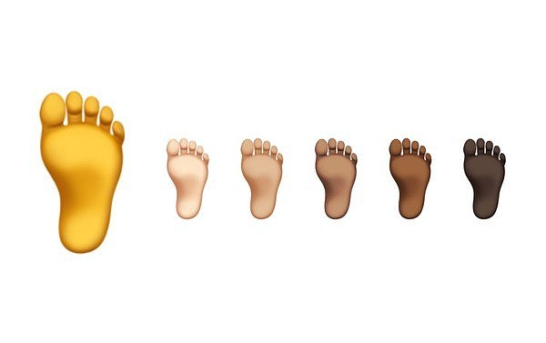 苹果新Emoji脚丫肤色惹怒网友：谁脚底板黑色的？（组图） - 1