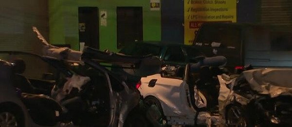 惊！悉尼昨晚发生4车追尾事故，车辆严重受损！5人受伤，一人重伤（组图） - 4