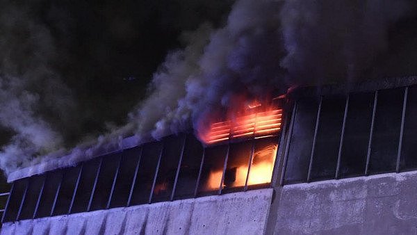 恐怖！悉尼昨夜发生严重火灾！亚洲餐厅惨被烧毁！今晨火势竟再次燃起（组图） - 1