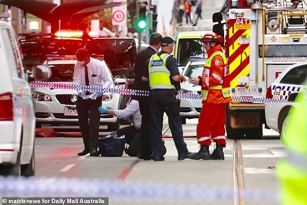 6006832-6374189-Speaking_in_response_to_the_Bourke_Street_terror_attack_Mr_Morri-a-37_1541823967987.jpg,0