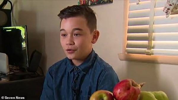 当心！Woolies的苹果也出事了！澳洲男童险些吞下长针（组图/视频） - 1