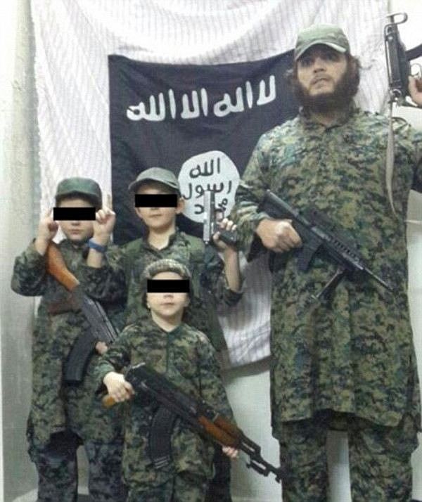 4960E03300000578-5408741-A_neighbour_of_Australian_ISIS_jihadist_Khaled_Sharrouf_has_take-a-19_1519071694380.jpg,0