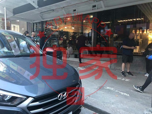 直击！便衣警察在悉尼唐人街抓人！多名疑似华人男女被捕，车里大量现金（组图） - 12