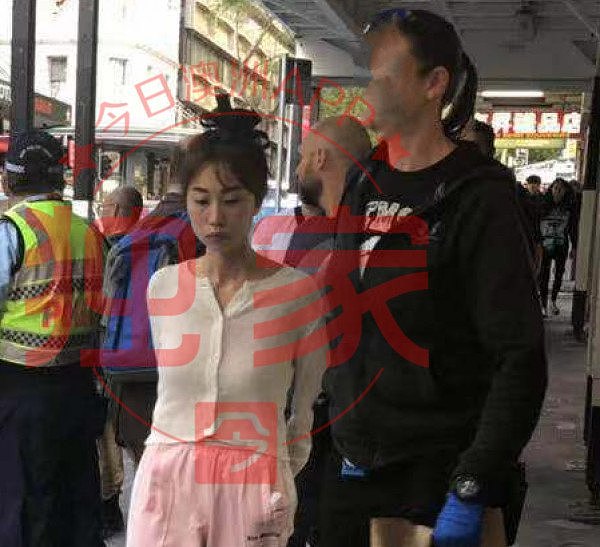 直击！便衣警察在悉尼唐人街抓人！多名疑似华人男女被捕，车里大量现金（组图） - 2