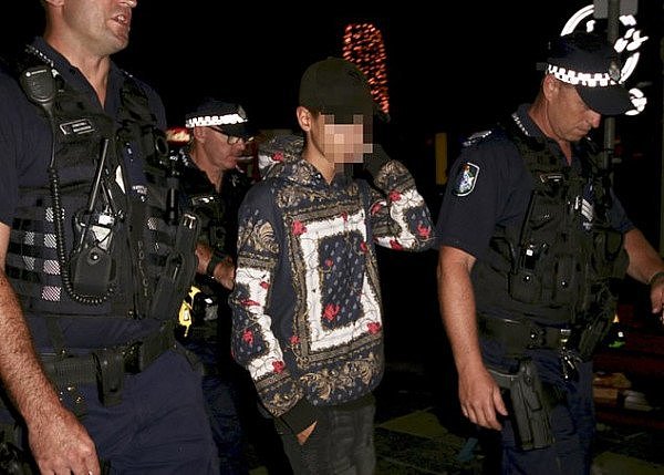 澳洲毕业狂欢季拉开大幕！一夜之间6人被捕，多人涉嫌贩毒（图/视频） - 3