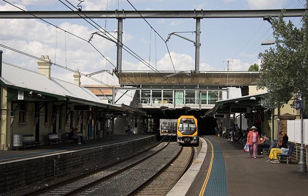 1200px-Campsie_station.jpg,0