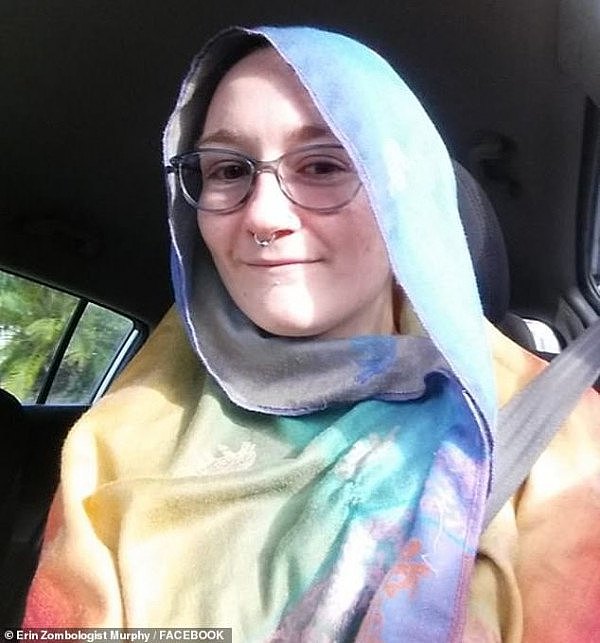 6408048-6408351-An_atheist_with_pale_skin_who_wears_a_head_scarf_to_protect_hers-m-23_1542685276354.jpg,0