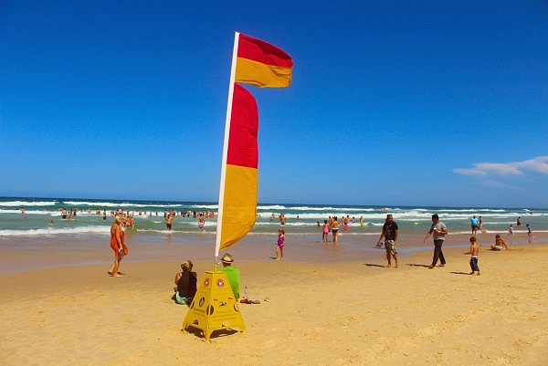 QLD-Surf-Life-Saving-Flags-Surfers-Paradise-Beach.jpg,0
