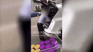 悉尼华人区男子代购店外卸货，整推车奶粉被偷拍！当街追赶对峙！（视频/组图） - 3