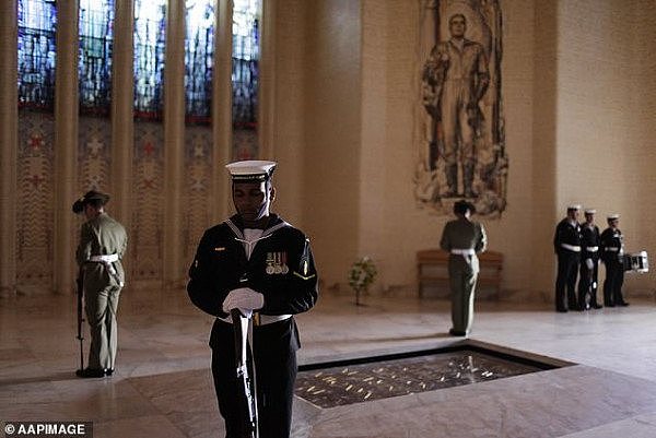 6764612-6439625-The_Tomb_of_the_Unknown_Soldier_in_the_Hall_of_Memory_at_the_Aus-a-3_1543439640898.jpg,0