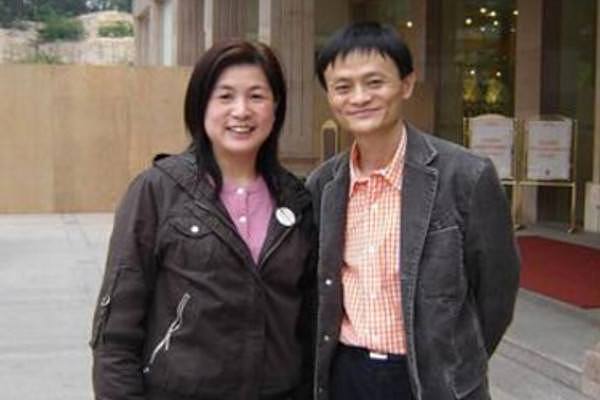 马云老婆，刘强东老婆，成龙老婆，差距真天壤之别（组图） - 1