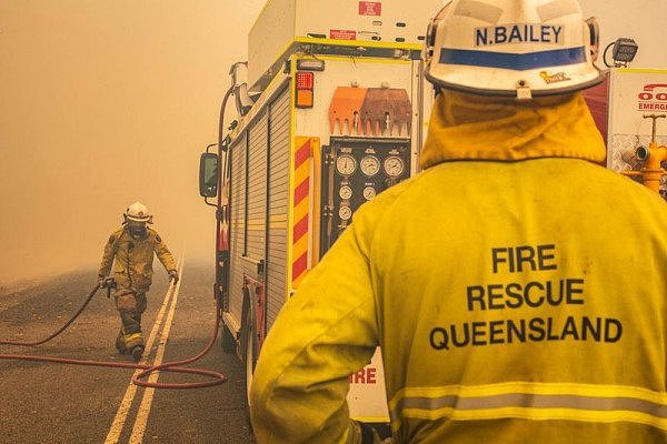 http-%2F%2Fprod.static9.net.au%2F_%2Fmedia%2F2018%2F11%2F30%2F07%2F42%2FFire-Rescue-Queensland-smoke.jpg,0