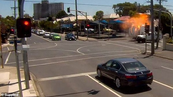 因为这个疏忽，墨市车辆发生爆炸！司机当场死亡（图/视频） - 2