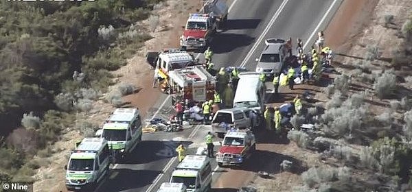 已3死11伤，细节流出！载中国游客小巴在澳出车祸，高速路被迎头猛撞！（视频/组图） - 3