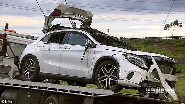 7491540-6501845-The_Mercedes_pictured_following_the_double_fatality_on_Saturday_-a-18_1545001722865.jpg,0