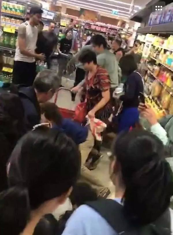 又被拍！数十位代购在布市华人区扫货引不满 奶粉堆满手推车！（视频） - 7