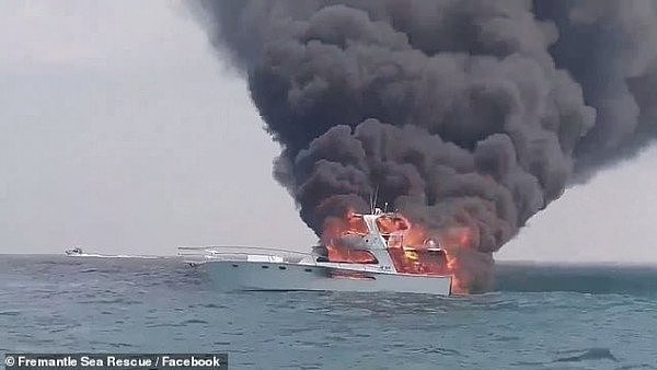 西澳快艇突发大火！乘客被迫跳入鲨鱼出没海域！（组图/视频） - 2