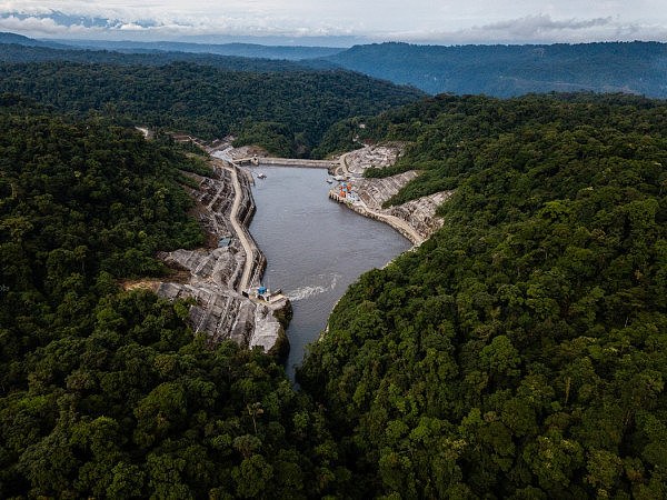 Ecuador-Dam-slide-T3LI-master1050.jpg,0