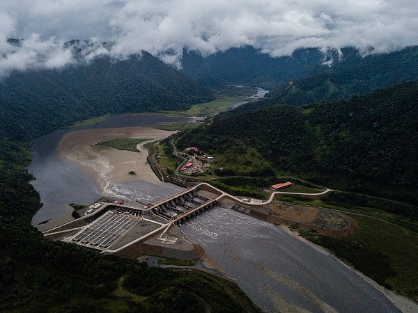 Ecuador-Dam-slide-GJ2W-master1050.jpg,0
