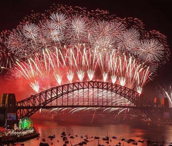 中途华人大撤离，悉尼跨年夜彻底嗨翻！史上最震撼烟火惊艳世界，2019，在澳洲的我们来了！（组图/视频） - 52