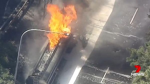 新州M1高速运油车起火！悉尼往返卧龙岗数千人受影响！延误或全天持续（组图） - 5