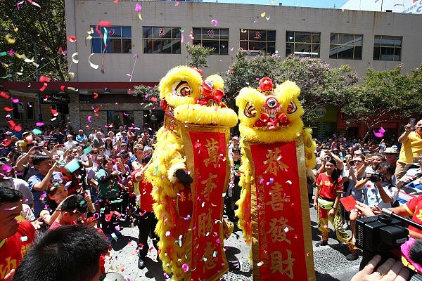 Chinatown lions.jpg,0