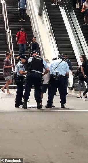华人老汉在悉尼CBD被警员押走 路人：警察太粗鲁了！（组图/视频） - 2