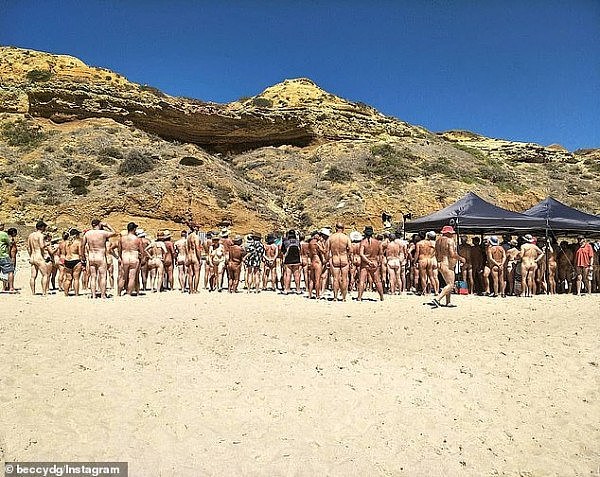 南澳海滩举办“裸体游戏” 500余人不穿衣海滩玩游戏（组图） - 2