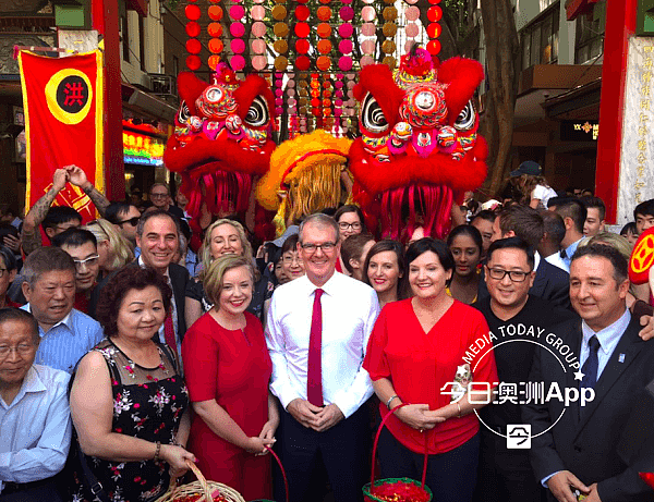 新州反对党领袖率一众影子厅长唐人街拜年！派发糖果还打鼓，盛赞华人贡献（视频/组图） - 3