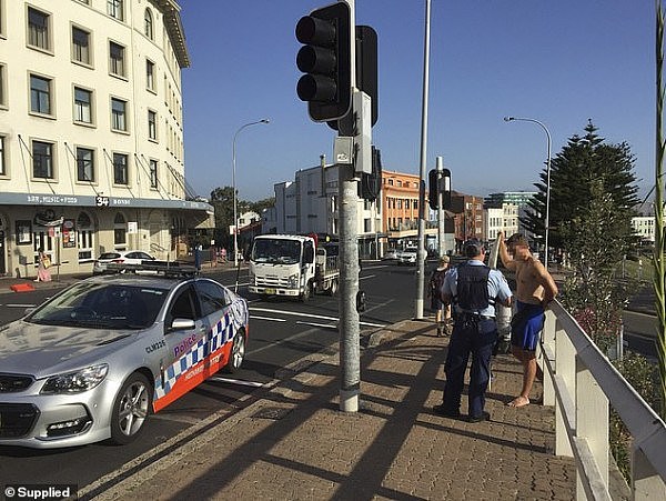 悉尼人注意！警方正严查横穿马路，被抓现行罚$75！路人狠批：就是想赚钱（组图）  - 5