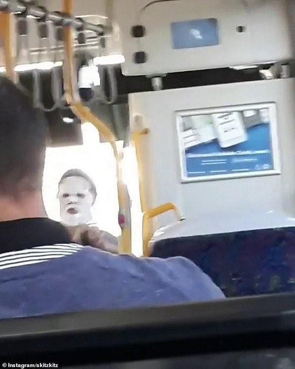 还有这种操作？澳公交车惊现“面膜姐” 一脸“惨白”惊呆网友（组图/视频） - 3