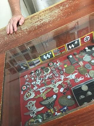 澳大利亚一商店公然悬挂万字符、出售纳粹纪念品遭狠批（组图） - 1