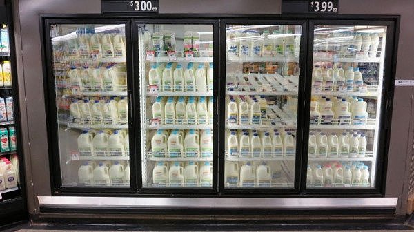 不涨价！澳Coles拒绝效仿Woolies提高牛奶价格 将从其他方面支持奶农 - 3