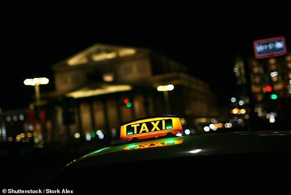 澳洲一出租车司机不当获取女性乘客电话 “短信轰炸”骚扰女乘客（图）  - 4