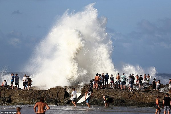 超强气旋Oma来袭！澳洲知名海滩或被“吹跑” 气象局警告民众不要下海（组图） - 7