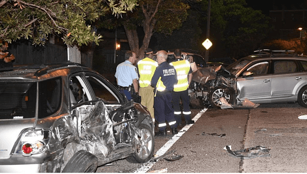 悉尼凌晨车祸，4辆停靠汽车被撞得稀巴烂！司机丢下受伤乘客弃车逃跑！（组图） - 2