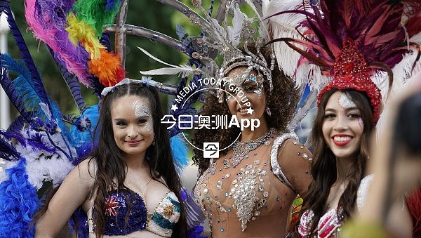 现场直播！悉尼同性恋狂欢节大游行正式开始！华人方阵揭神秘面纱，猛男靓女看个够！（视频/组图） - 29