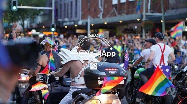 现场直播！悉尼同性恋狂欢节大游行正式开始！华人方阵揭神秘面纱，猛男靓女看个够！（视频/组图） - 18