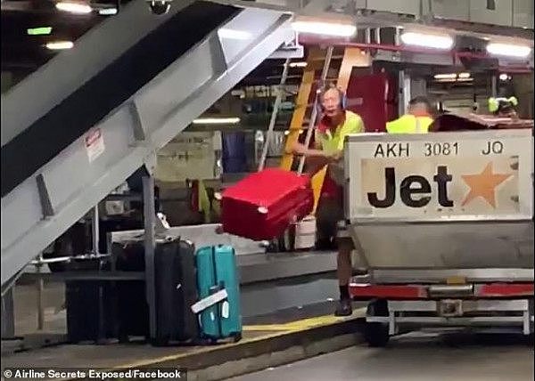 乘客惊呆了！视频显示，悉尼机场工作人员就是这样处理旅客行李的！？（视频） - 2