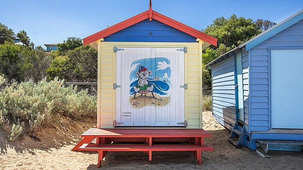 墨尔本海滩小木屋以$30多万破纪录高价卖出，数名买家参加竞拍（组图） - 1