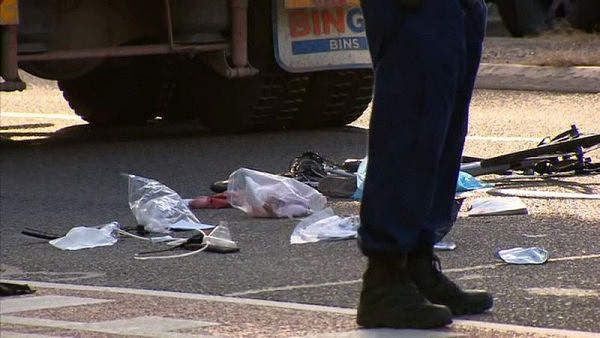 恐怖！悉尼内西区突发撞车事故 女自行车手严重受伤 数条车道紧急关闭（图） - 2