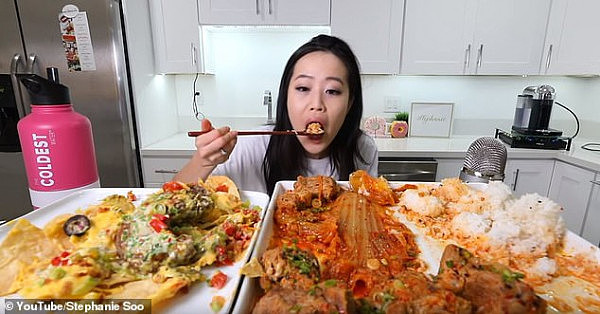 新州女孩在YouTube直播吃肯德基！但在韩国人面前，她彻底输了（视频） - 4