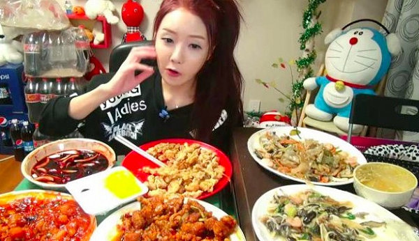 新州女孩在YouTube直播吃肯德基！但在韩国人面前，她彻底输了（视频） - 5