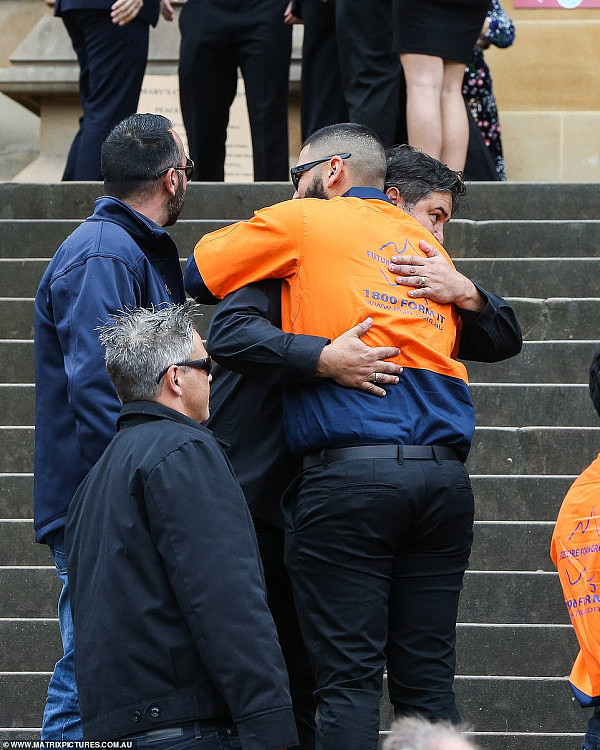 Macquarie Park脚手架倒塌砸死18岁学徒工 工友汇成“橙色海洋”为其送行（组图） - 10