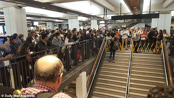 突发！悉尼中央火车站关闭！基本全城线路受影响！有人擅闯铁轨拒绝离开！（视频/组图） - 5